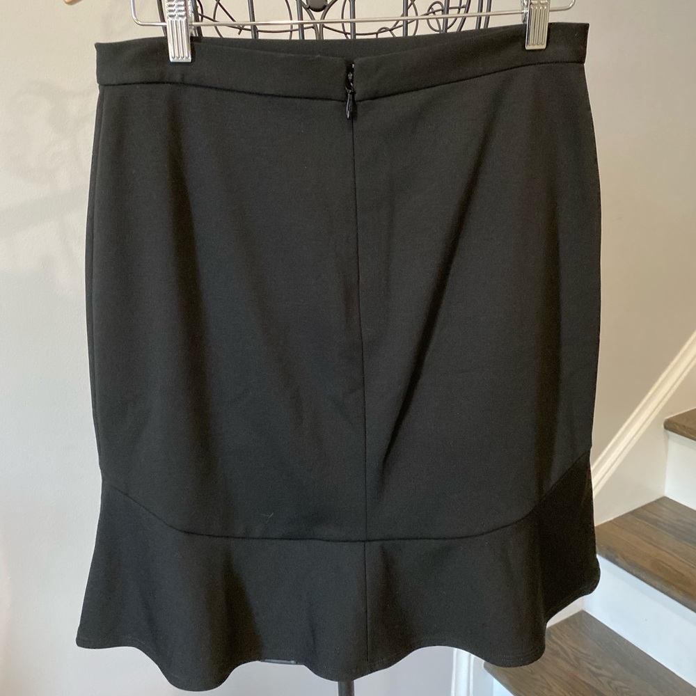 BCBGMAXAZRIA Woman’s Black Skirt Medium - Picture 3 of 5